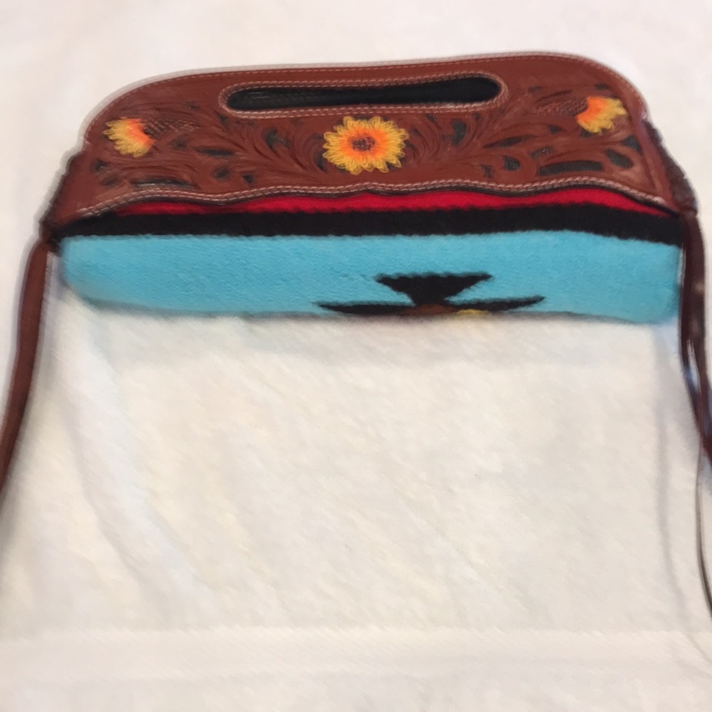 Handbag - Picture 3 of 5
